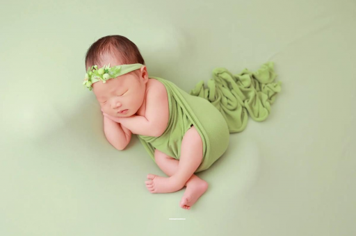 新昌宝宝拍嗝吐奶